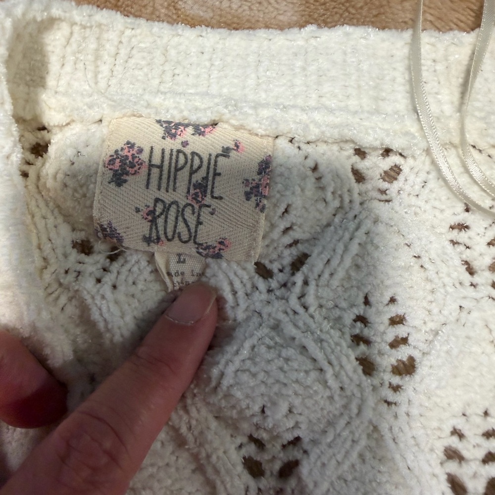 American Eagle Outfitters Cream and Gold Cable Knit Cardigan - Picture 3 of 4